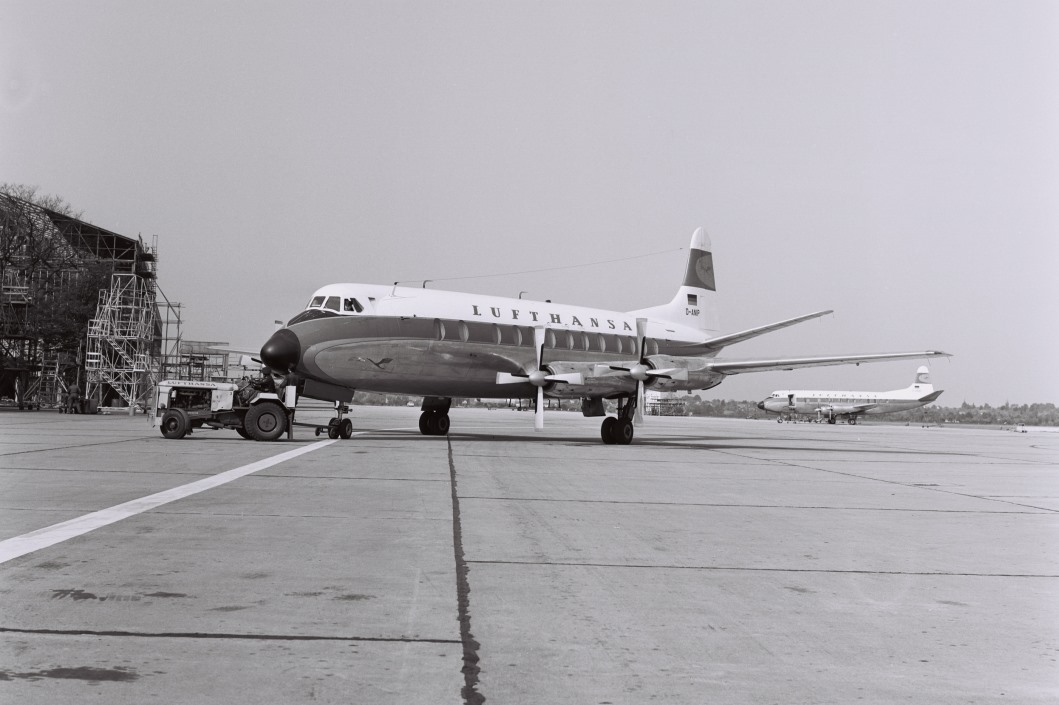 Lufthansa Vickers V-814 "Viscount" D-ANIP (von 1959 bis 1971 im Einsatz)  Foto: Deutsche Lufthansa AG / 1959  CHD331-8-22
